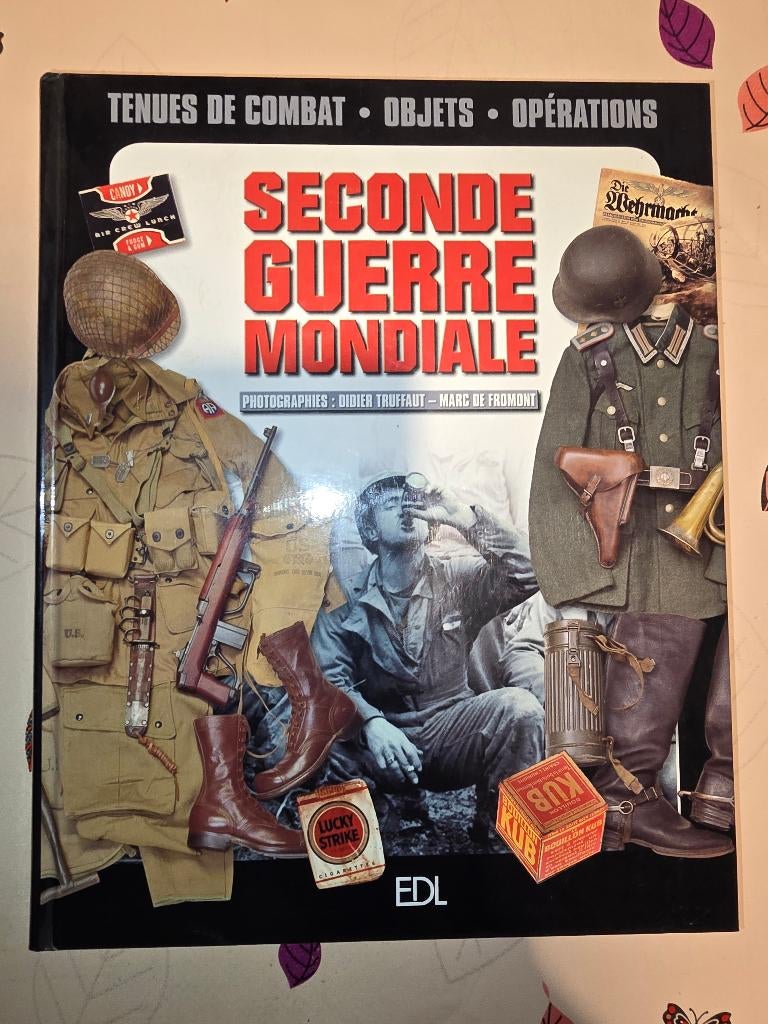 GEVECHTSUNIFORMEN, VOORWERPEN, OPERATIES TWEEDE WERELDOORLOG, Boeken, Oorlog en Militair, Zo goed als nieuw, Tweede Wereldoorlog