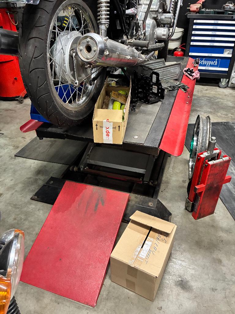 Motorfiets hefbrug, Auto diversen, Autogereedschap, Ophalen, Gebruikt