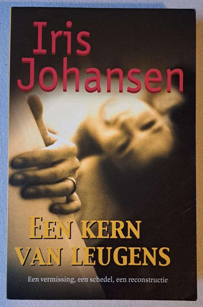 !!! Een Kern van Leugens !!!, Boeken, Ophalen of Verzenden, Zo goed als nieuw, Iris Johansen, Amerika