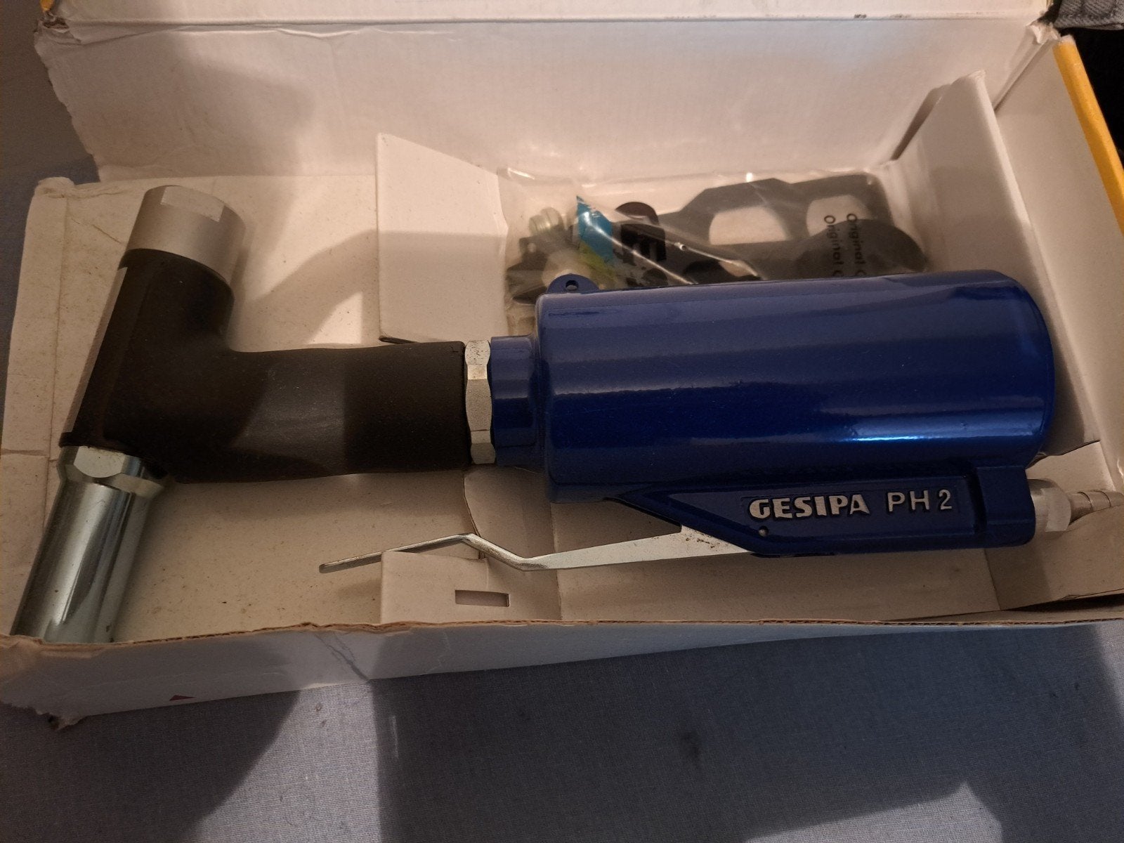 GESIPA pneumatisch, Ophalen