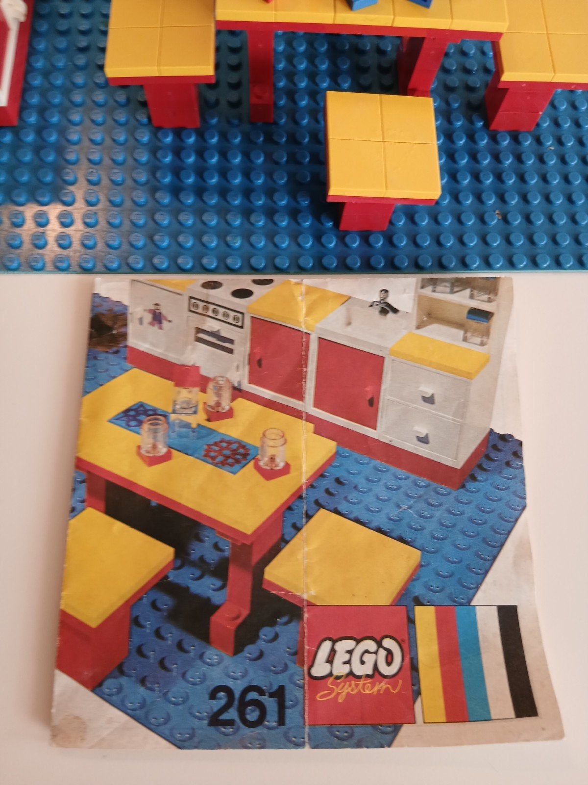 LEGO HOMEMAKER 261 cuisine -1971, Enlèvement