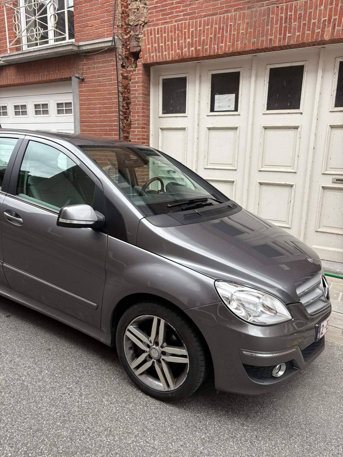 Mercedes Benz B180 CDI Essential net ondergehouden, Auto's, Voorwielaandrijving, Euro 5, Leder en Stof, Grijs