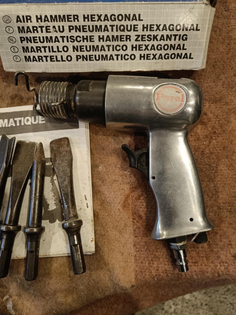 marteau piqueur pneumatique, Enlèvement