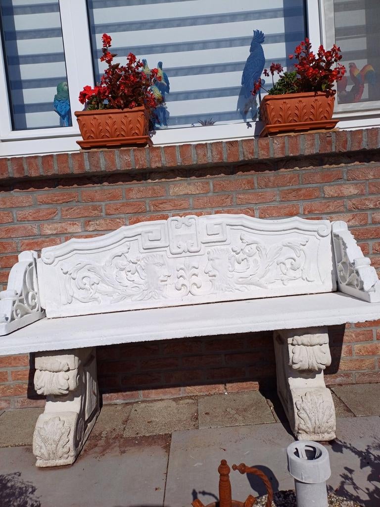 Betonnen bank 150 euro wit, Ophalen