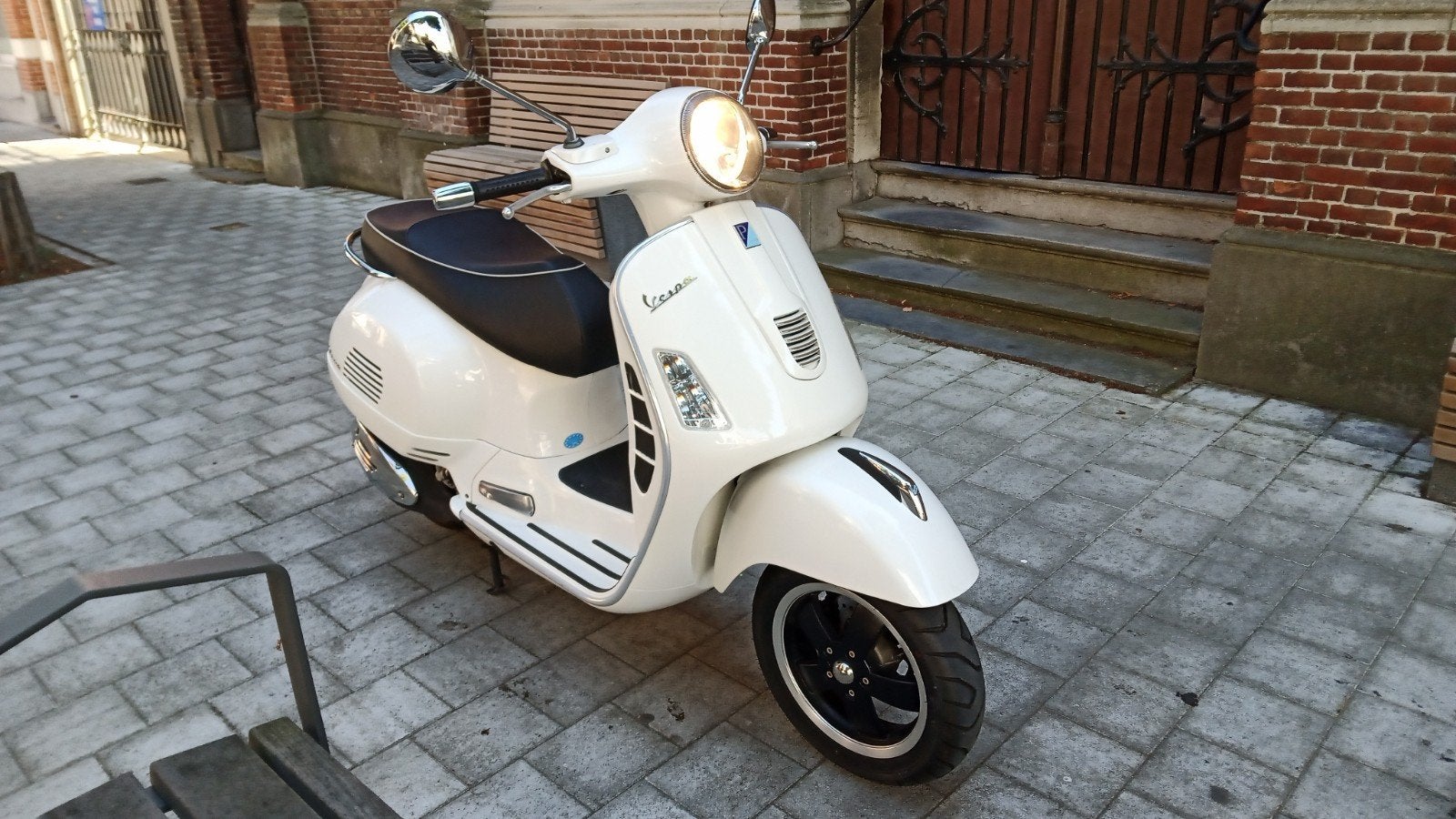 Vespa GTS 300 super, Motos, Motos | Piaggio, Entreprise