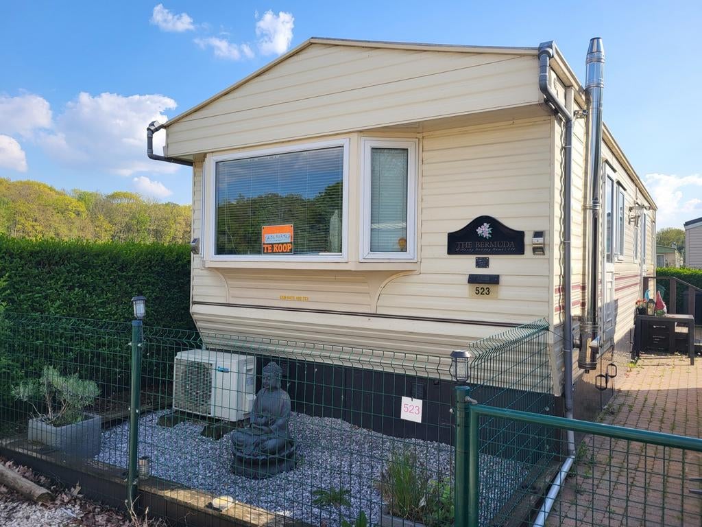 Staancaravan , 2 slaapkamers + Levooztent extra groot