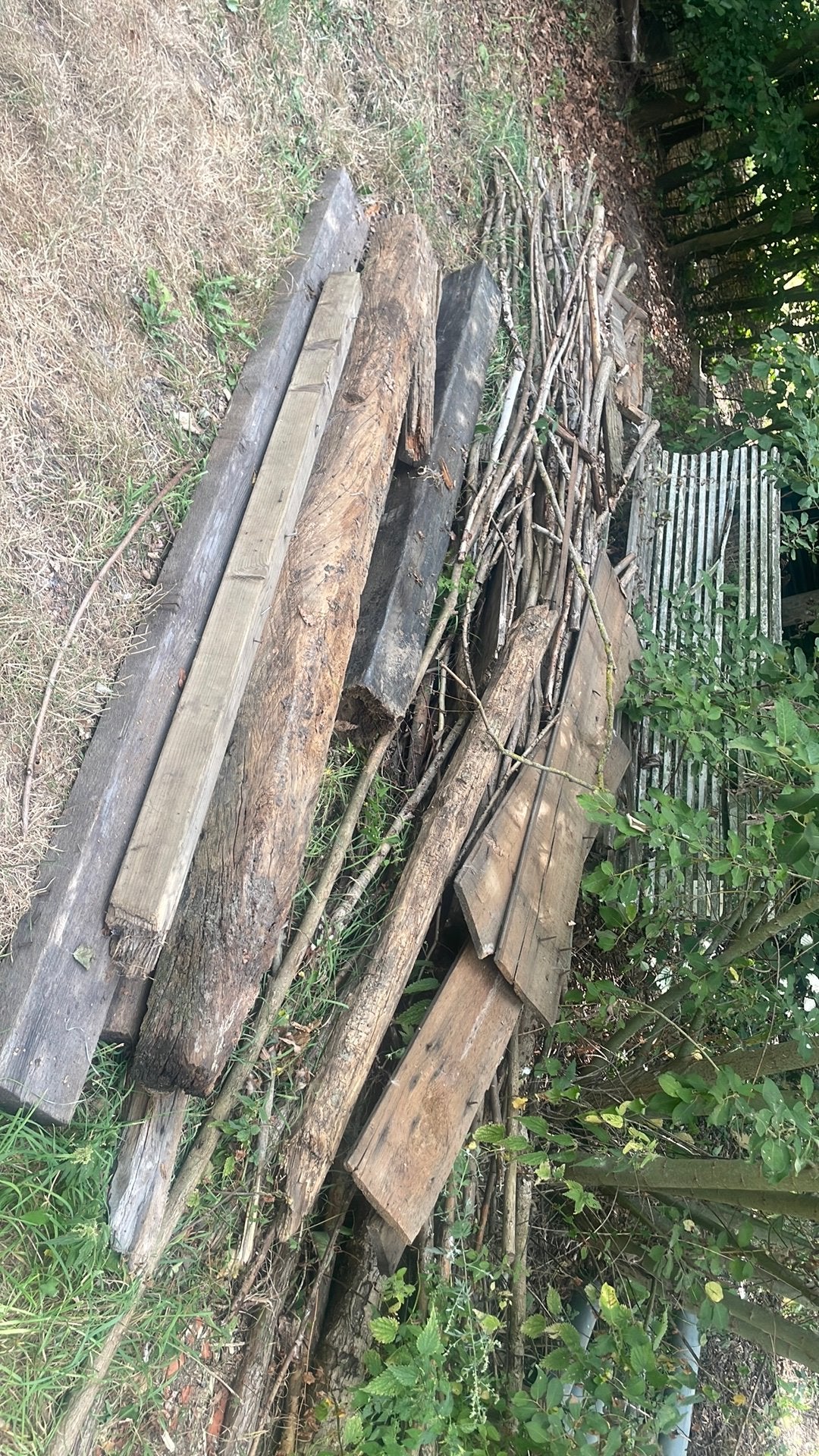 Grote balken en brandhout gratis, Tuin en Terras, Ophalen, Gebruikt, Balken
