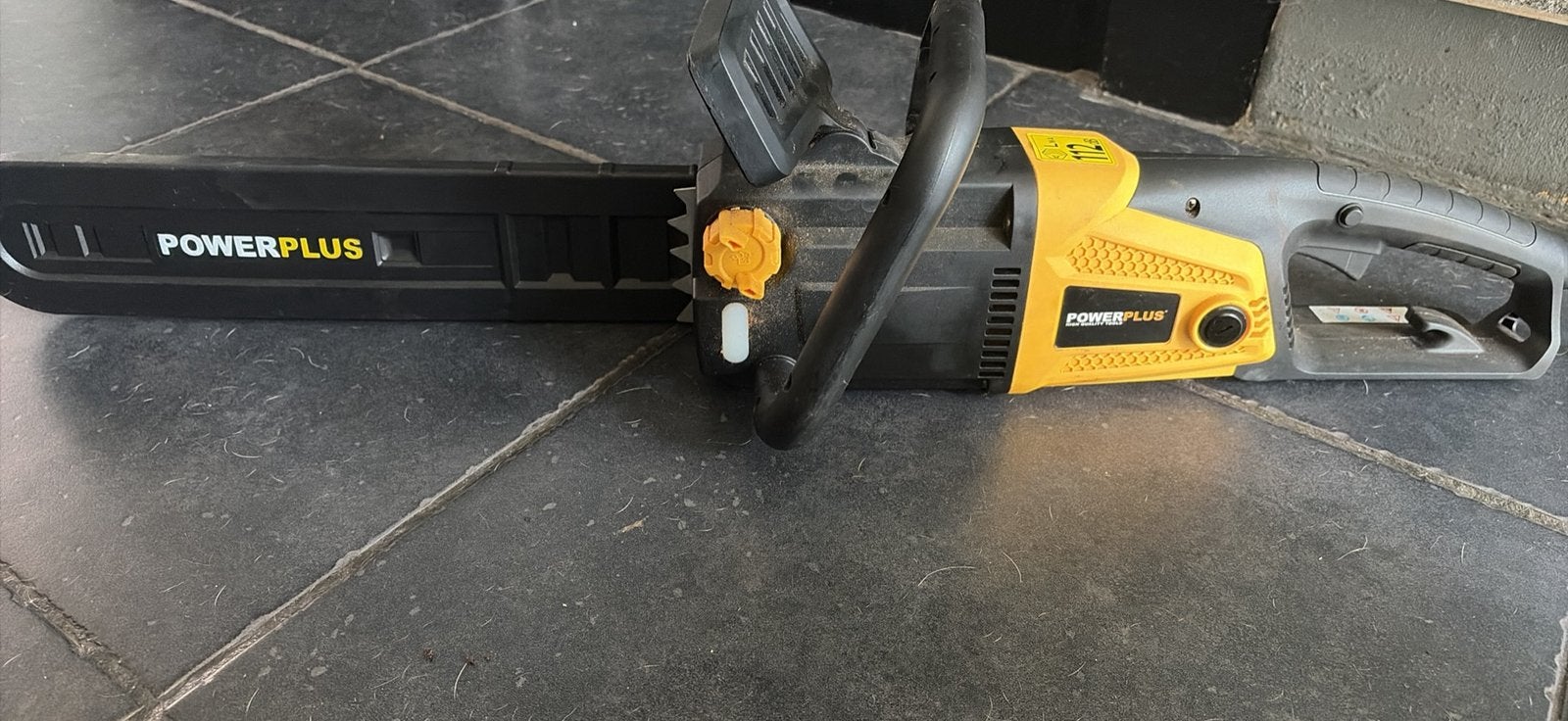 Powerplus kettingzaag, Ophalen, Zo goed als nieuw
