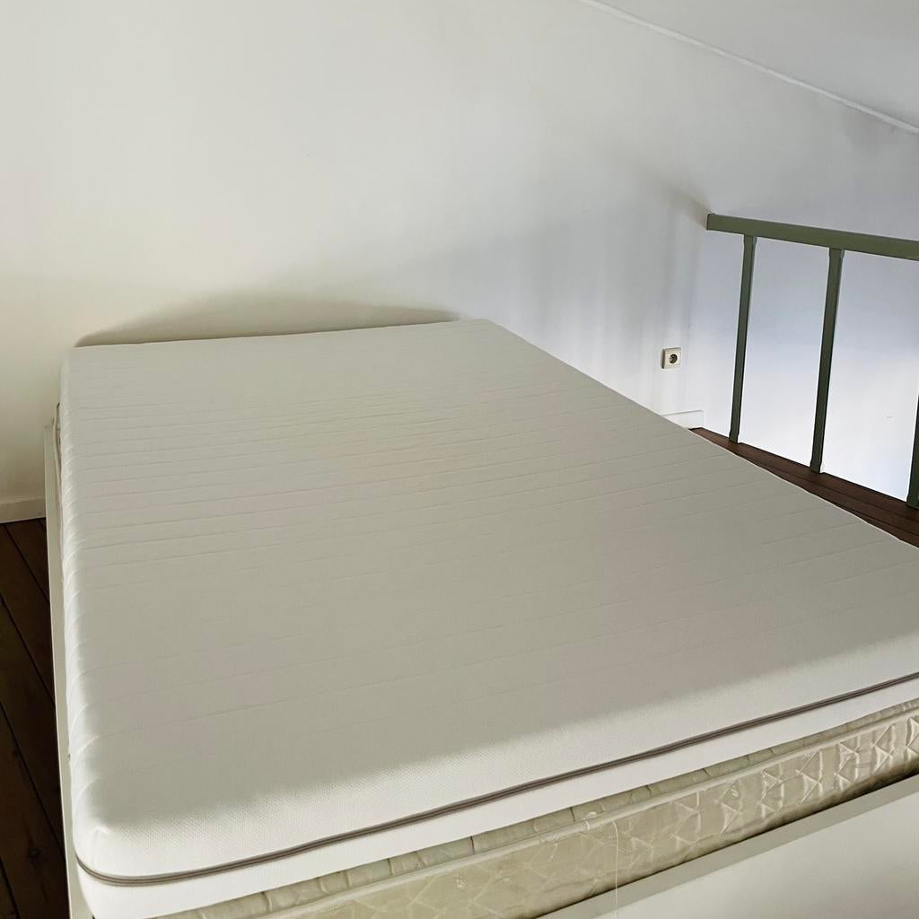 Ikea Malfors Matras + Matrasbeschermer + 2 Lattenbodems, Huis en Inrichting, Slaapkamer | Bedden, Ophalen, Wit, Zo goed als nieuw