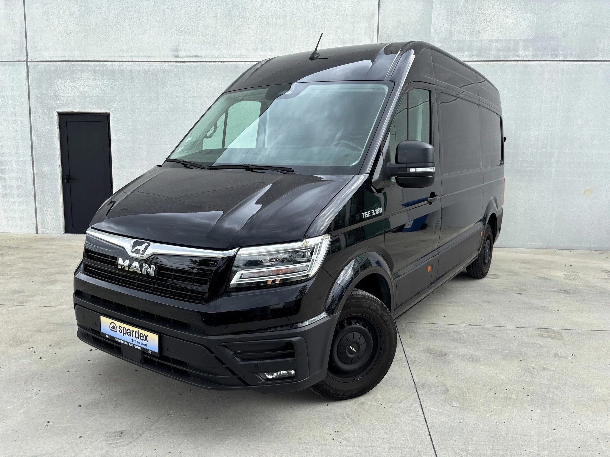 MAN TGE 3.180 4x2F | Leasing (bj 2025), Auto's, Automaat, Gebruikt, Euro 6, Zwart