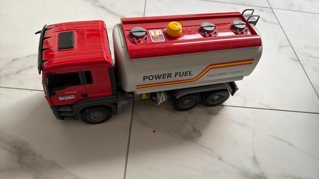 Bruder vrachtwagen, Ophalen, Zo goed als nieuw