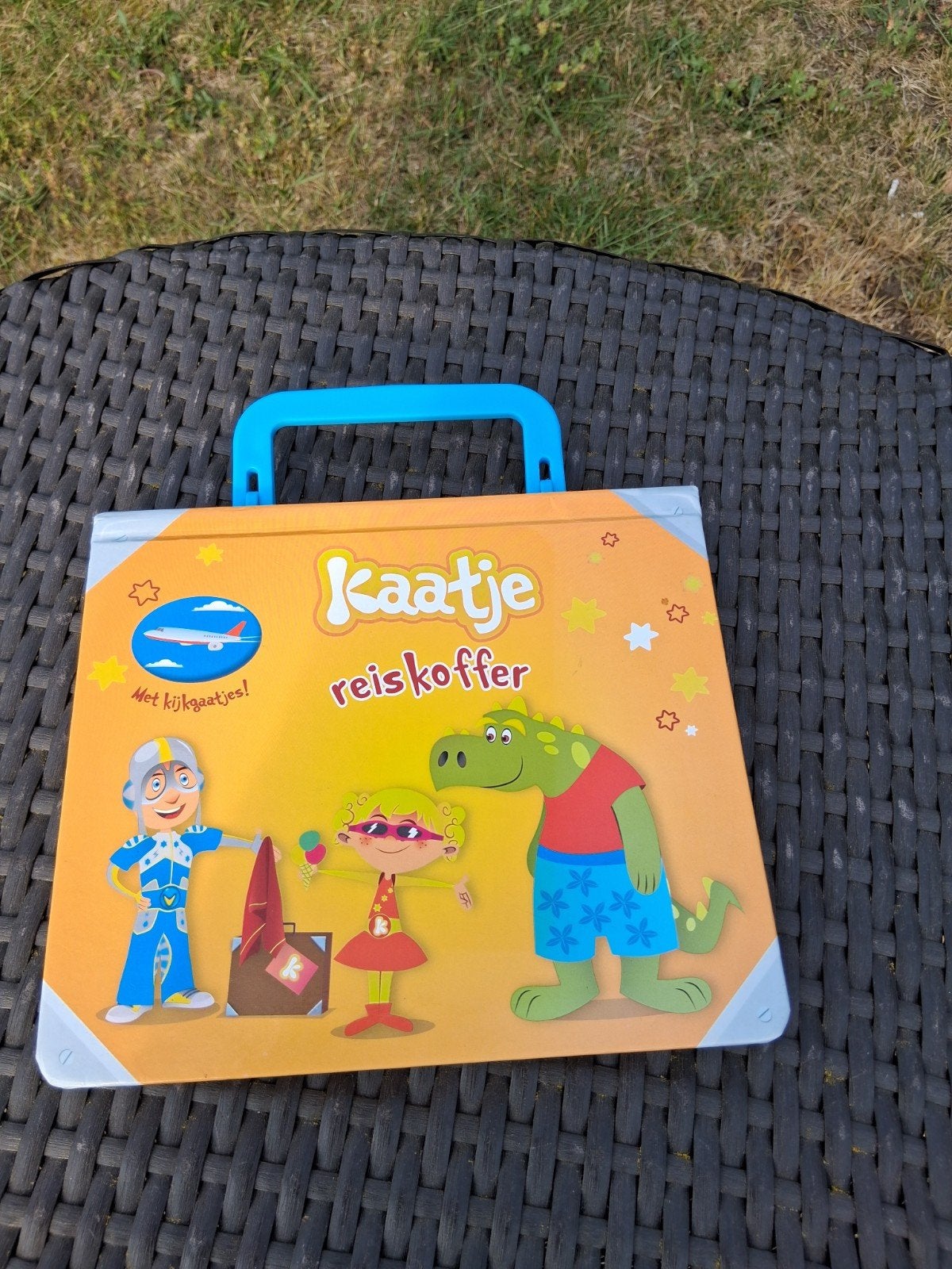 Te koop Kinderboek Ketnet Kaatje reiskoffer zeer verzorgd, Ophalen