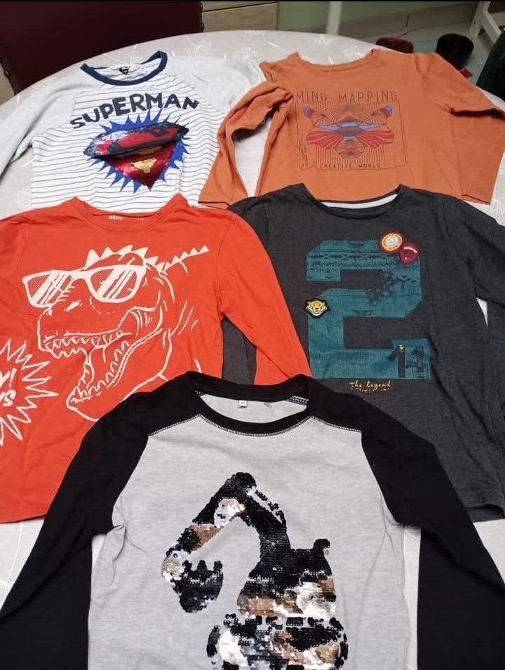 8A lot t-shirts manches longues, Enfants & Bébés, Enlèvement ou Envoi, Gris