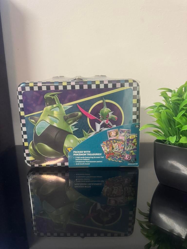 Collector Chest Scream Tail & Iron Valiant 6 Packs Pokemon, Ophalen of Verzenden, Nieuw, Booster, Foil