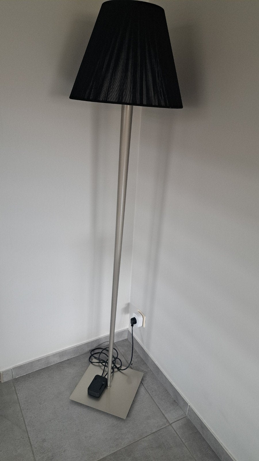 Lampe sur pied, Enlèvement