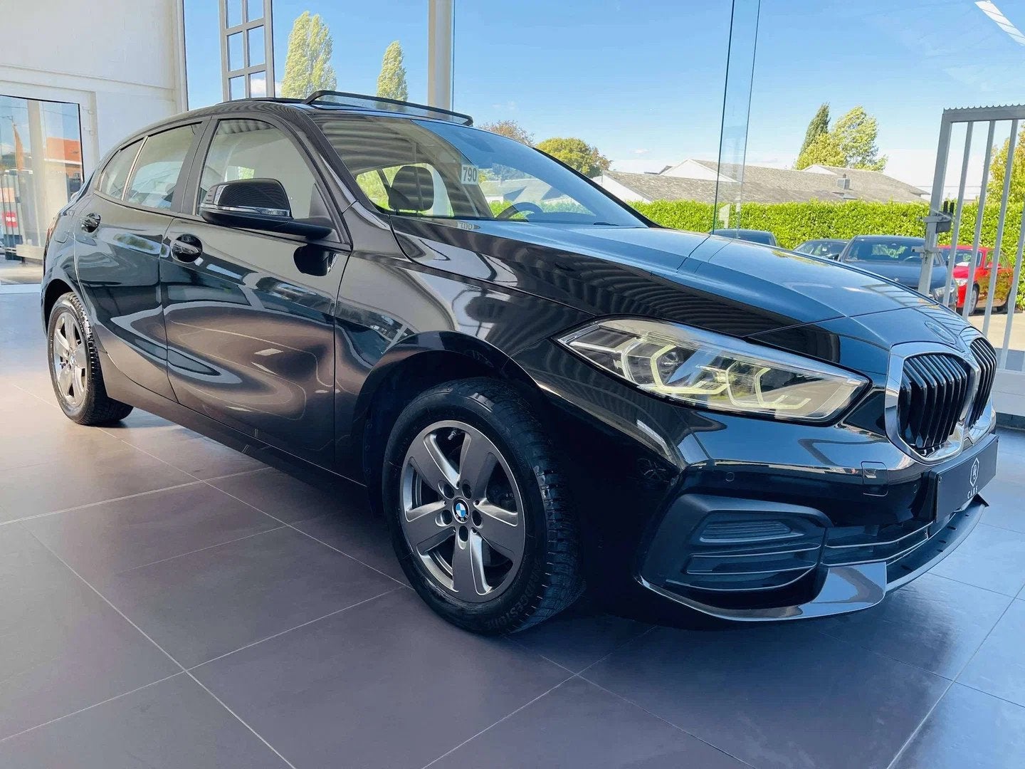 BMW 1 Serie 118 i * GARANTIE + TOIT PANO + LED + GPS PRO + C, Autos : Divers, Boîte manuelle, Berline, 1499 cm³, Noir