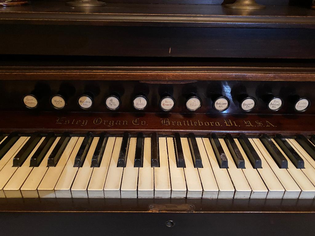 L'orgue à harmonium, instrument classique,, Enlèvement, Utilisé, Orgue