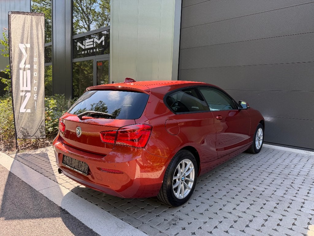 BMW 116i JOY Edition,GARANTIE,AIRCO,NAVI,CRUISE,PDC,BT, Auto's, BMW, Voorwielaandrijving, Bedrijf, Handgeschakeld, https://public.car-pass.be/vhr/c1482363-e2cd-4ea4-95d2-344439997418