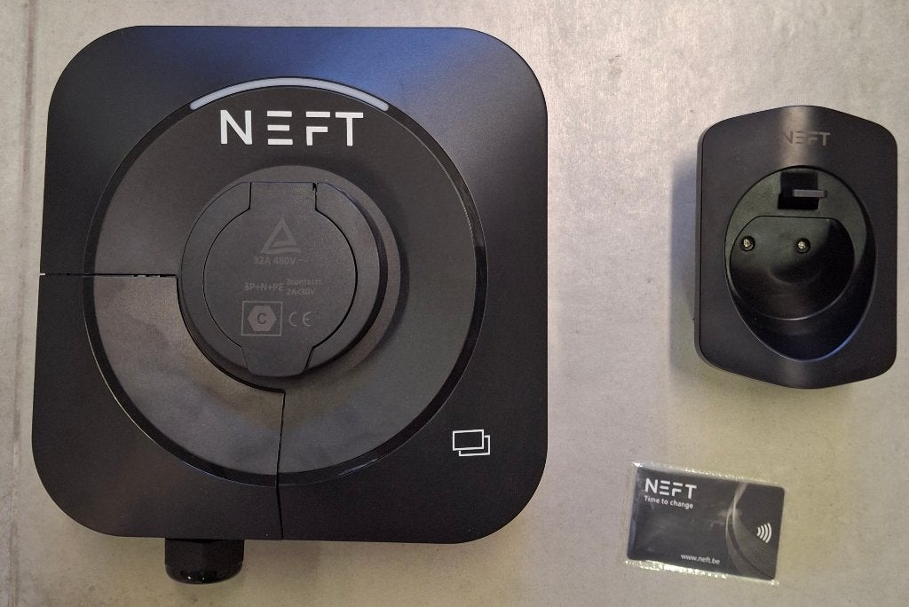 22kw Neft Smart+ laadpaal (3 fase) + 10m kabel, Ophalen, Zo goed als nieuw, Laadpaal