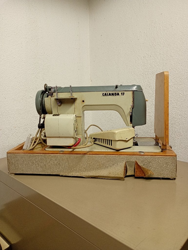 Oude naaimachine pfaff calanda 17 in draagkoffer, Hobby en Vrije tijd, Ophalen, Gebruikt, Naaimachine, Pfaff