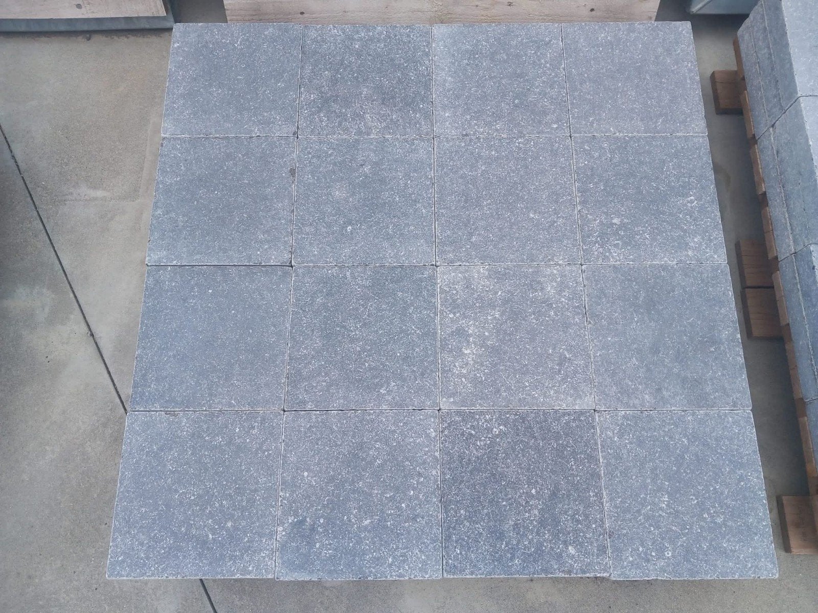 Pavés pierre bleue Belge 25x25x5 cm