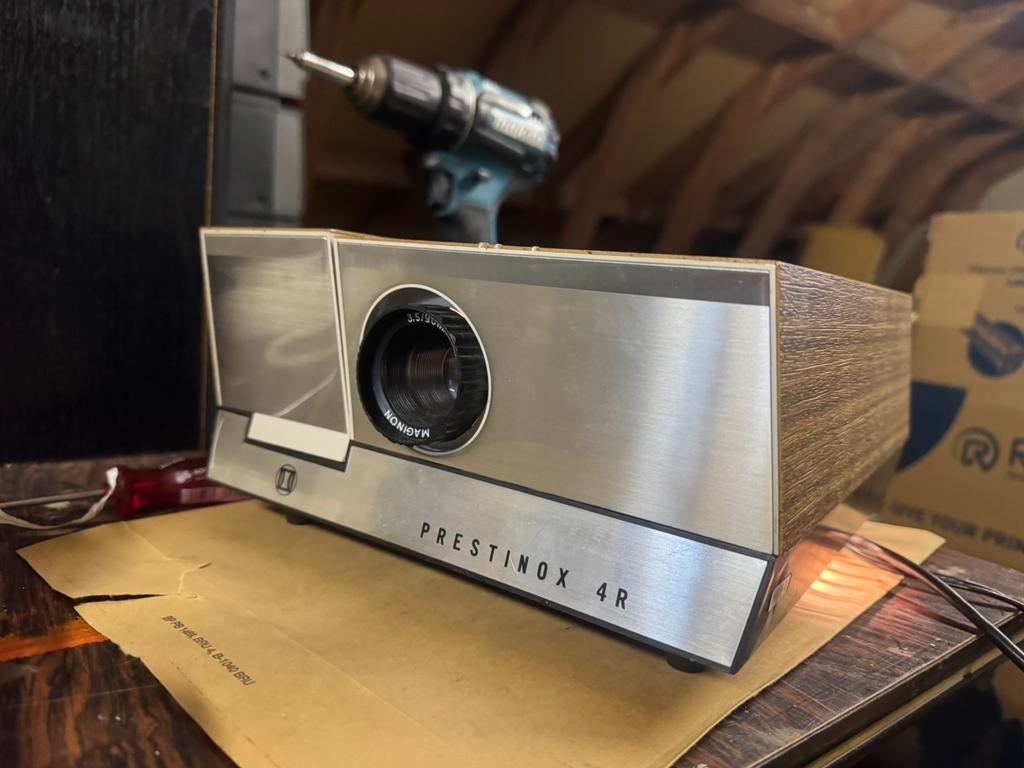 Lecteur de Diapositives vintage - PRESTINOX 4R, Audio, Tv en Foto, Beamers, Zo goed als nieuw, Ophalen