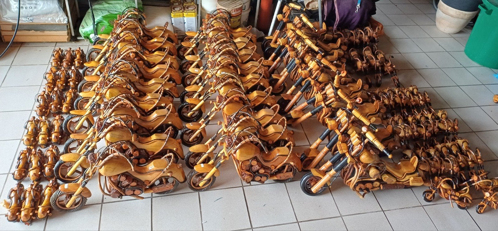 80 jolies motos, lot entier ou à diviser, Enlèvement, Bois, Sculpture sur bois