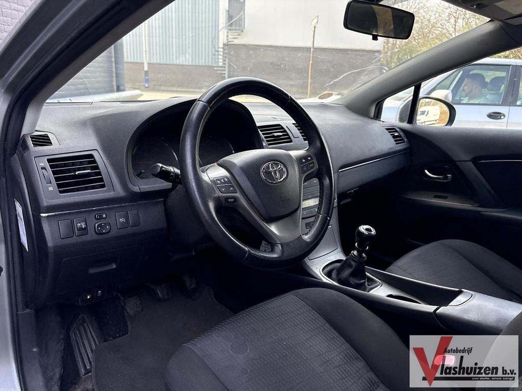 Toyota Avensis 2.0 D-4D Comfort | Climate | Cruise |, Avensis, Bedrijf, Te koop, 141 g/km