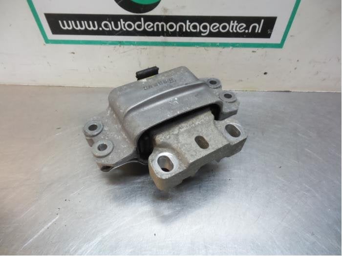 Support boîte de vitesse d'un Volkswagen Golf (Golf 04-), Volkswagen, -, 3 mois de garantie, Utilisé