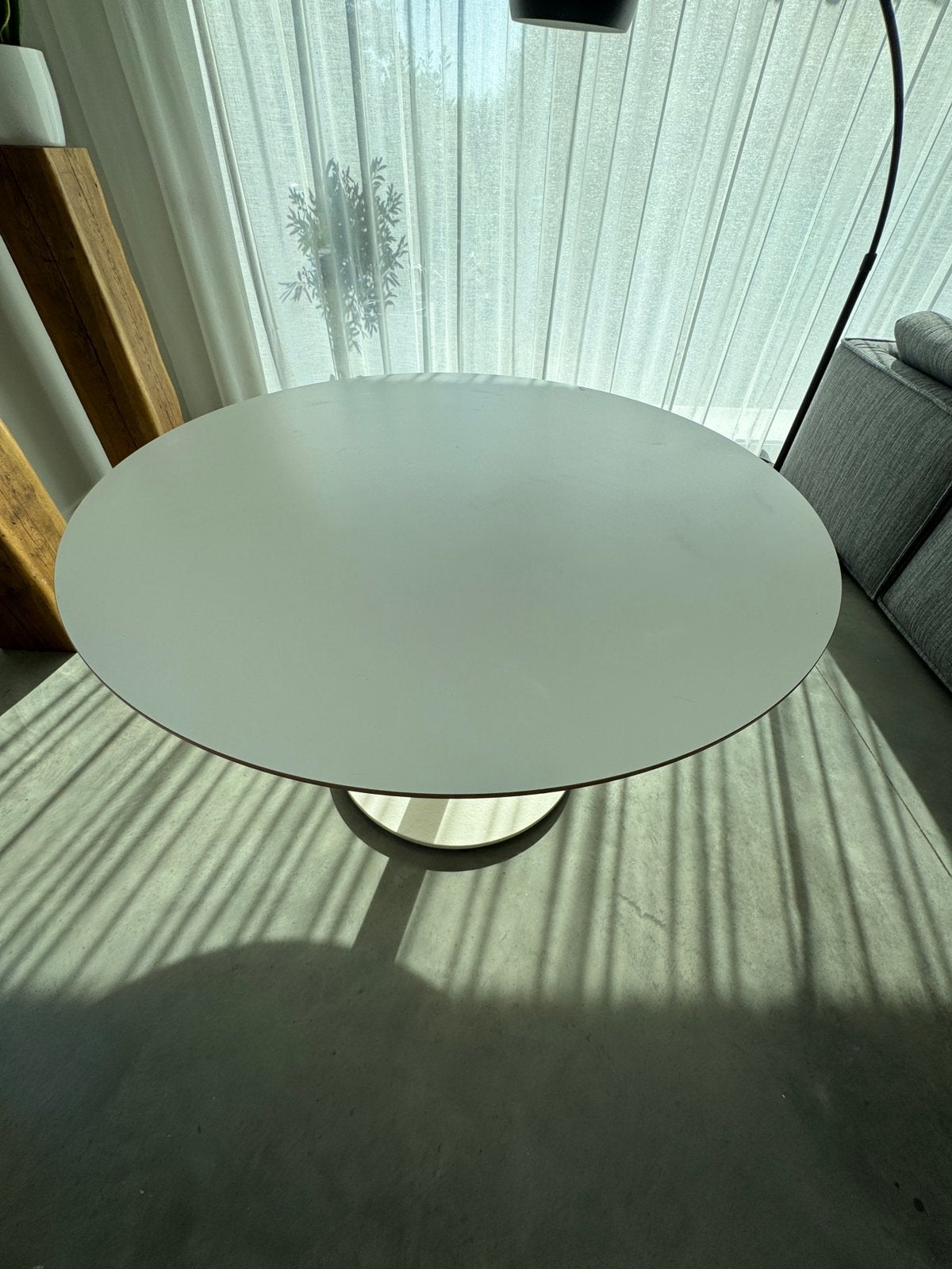 Ronde witte eettafel (118cm), Huis en Inrichting, Tafels | Eettafels, Ophalen, Overige houtsoorten, Gebruikt, Rond