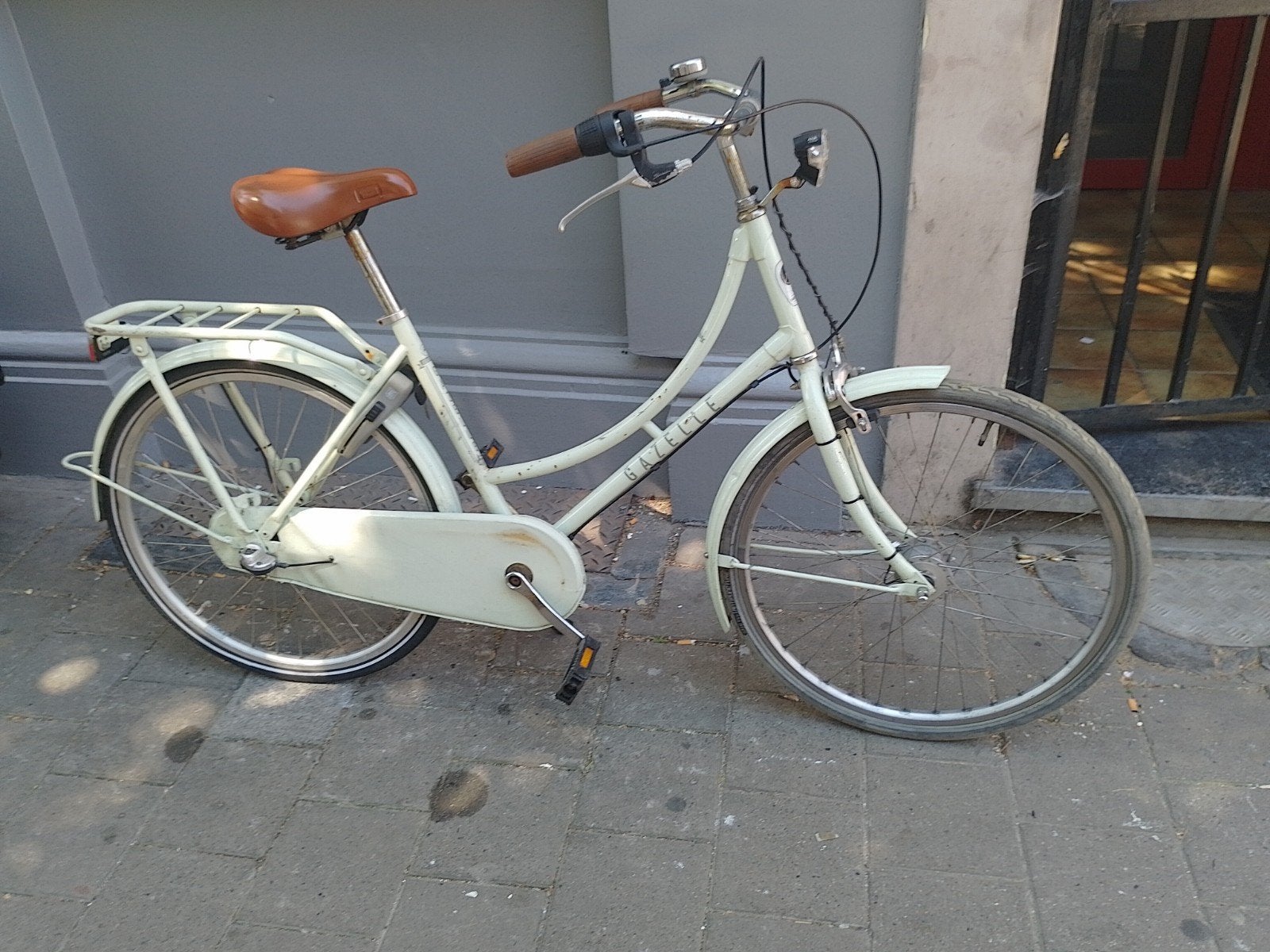 Kinderfiets 24 inch 3 versnellingen terugtraprem slot licht, Fietsen en Brommers, Ophalen