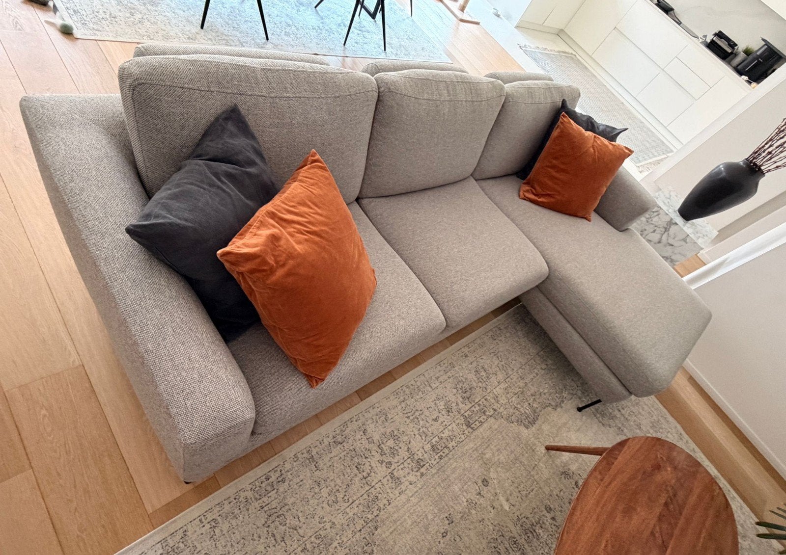 Canapé d'angle Westwing avec méridienne – Tissu gris clair, Enlèvement, Tissus