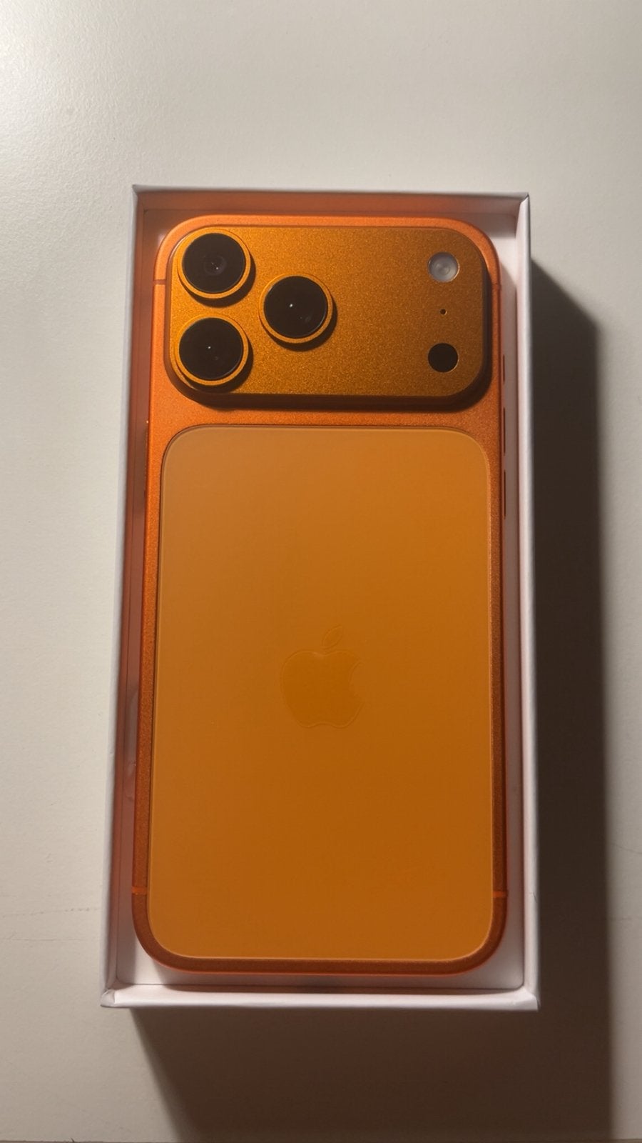 Iphone 17 Pro Max - Oranje, Enlèvement, Comme neuf
