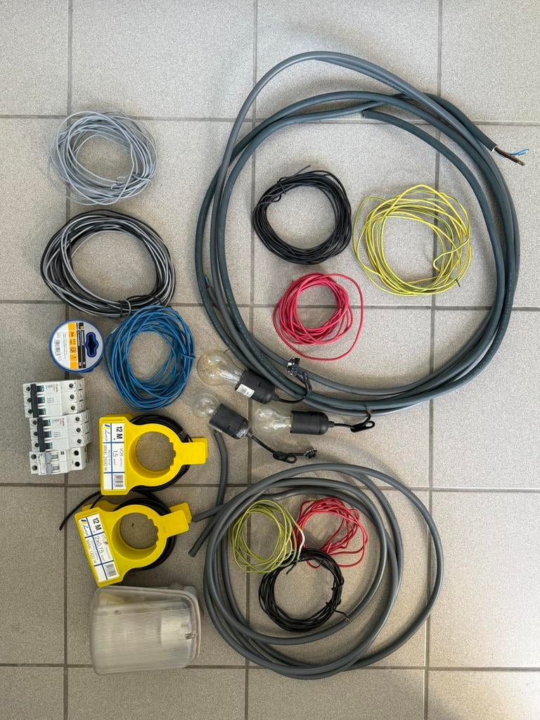 Lot elektriciteitsmateriaal, Doe-het-zelf en Bouw, Elektriciteit en Kabels, Ophalen