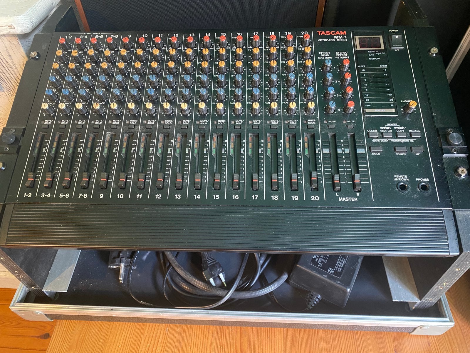Mixeur de clavier Tascam MM-1, Musique & Instruments, Enlèvement, Comme neuf