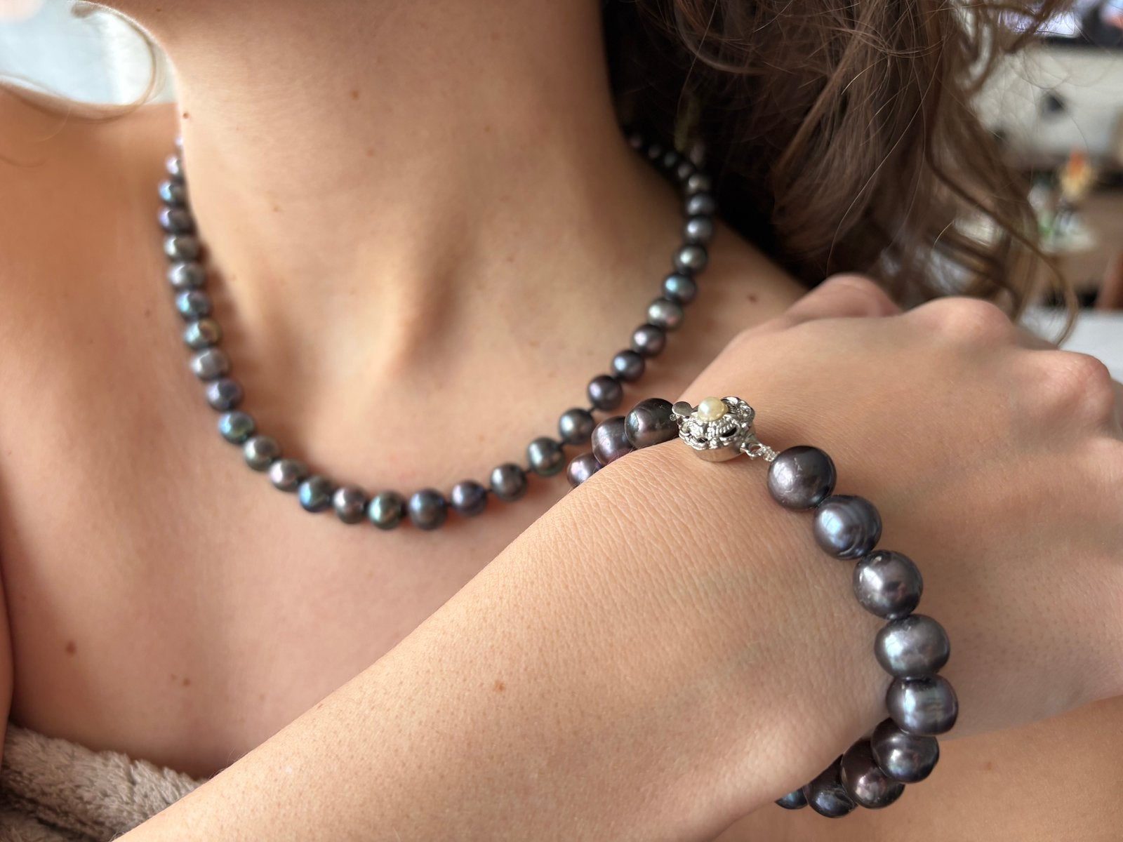 Halsketting en armband van zwarte parels, Handtassen en Accessoires, Kettingen, Nieuw, Ophalen of Verzenden