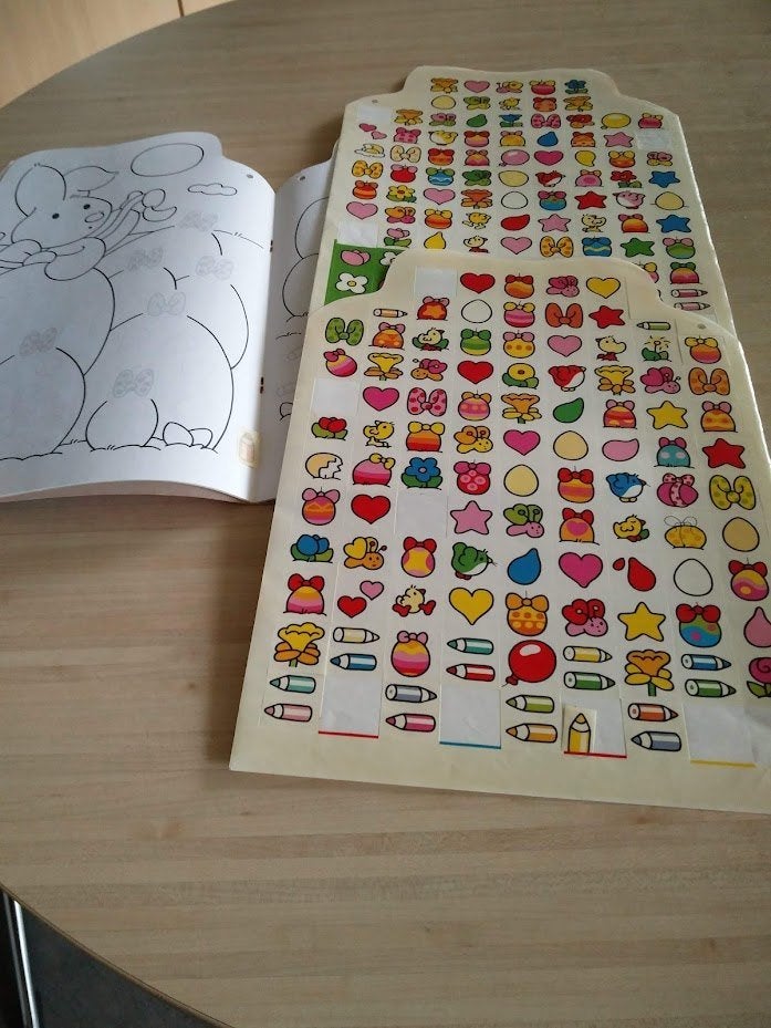 Kleurboek en Plakboek Pasen en Anderen., Ophalen of Verzenden, Zo goed als nieuw, Knutselen