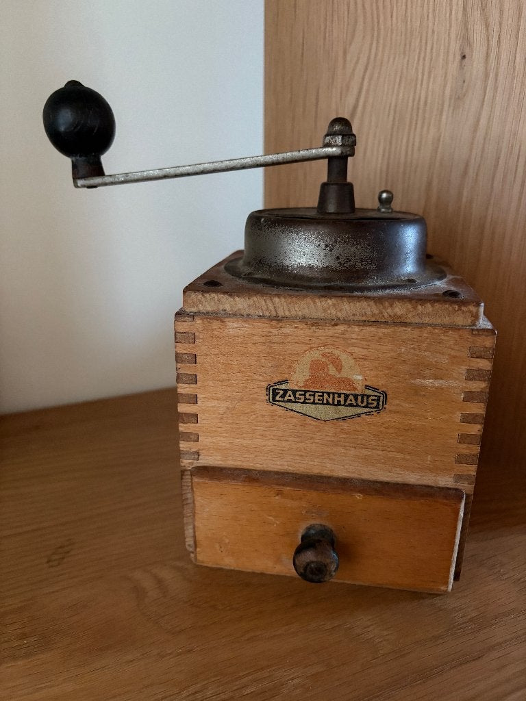 Moulin à café ancien Zassenhaus en bois - Vintage, Antiquités & Art, Antiquités | Ustensiles de cuisine, Enlèvement