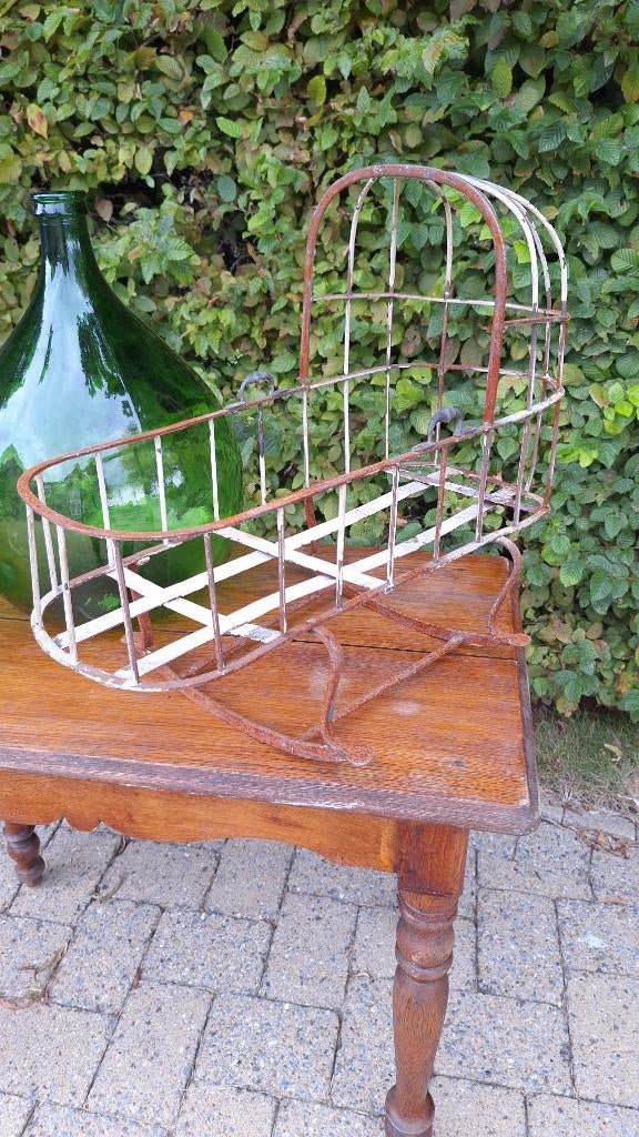 Oud antiek metalen poppenwiegje, Ophalen of Verzenden