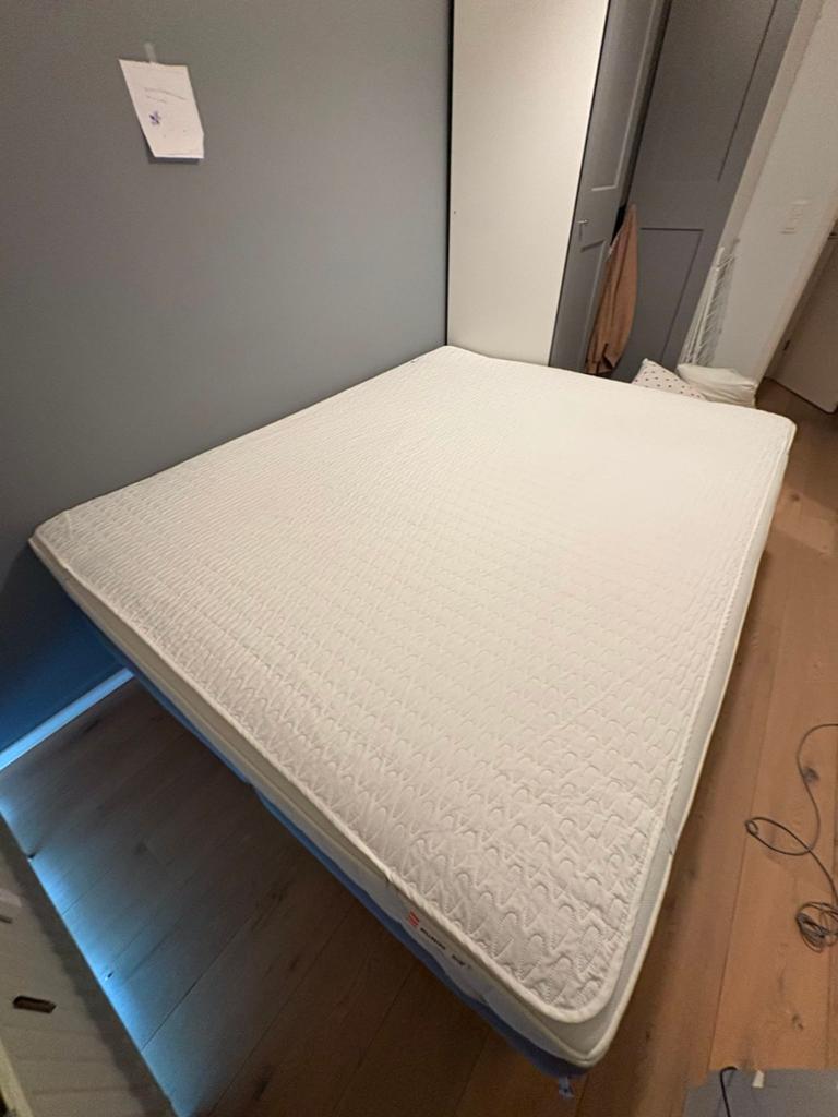 Sommier double IKEA ESPERVAR et
Matelas HYLLESTAD 160x200cm, Maison & Meubles, Chambre à coucher | Matelas & Sommiers, Sommier