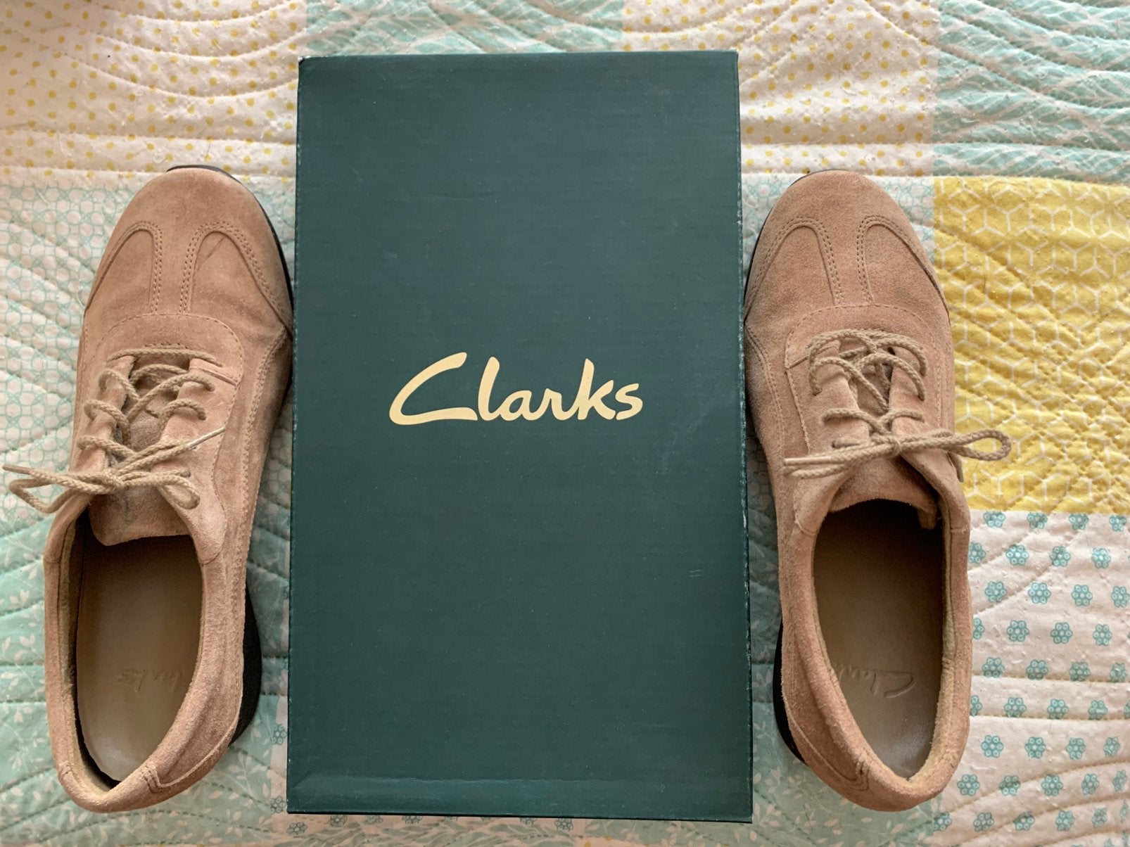 A saisir.  Baskets CLARKS comme neuves, Sports & Fitness, Basket, Enlèvement, Comme neuf, Chaussures