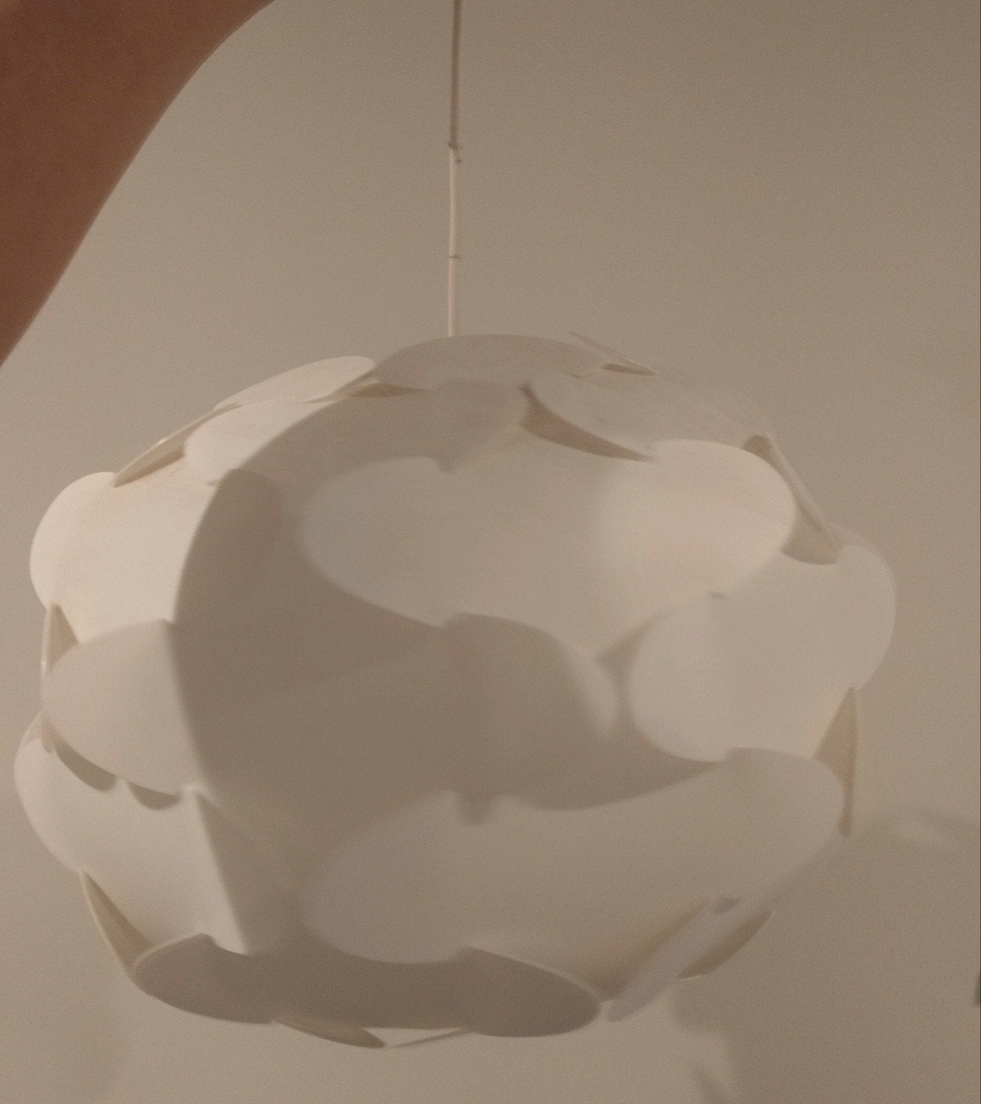 lampe suspendue Ikea Fillsta blanche en bon état, Maison & Meubles, Mooi, Comme neuf, Synthétique, Enlèvement