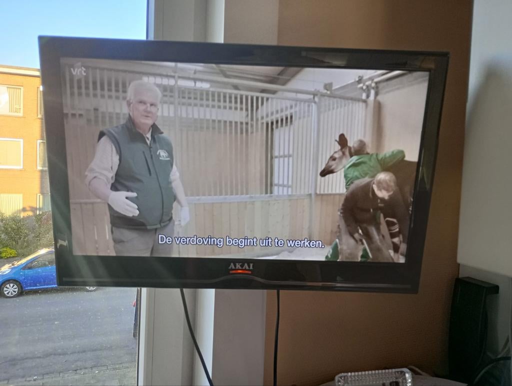 Klein Lcd-tv toestel met dvd en afstandsbediening, Audio, Tv en Foto, Televisies, Ophalen, LCD, Overige merken