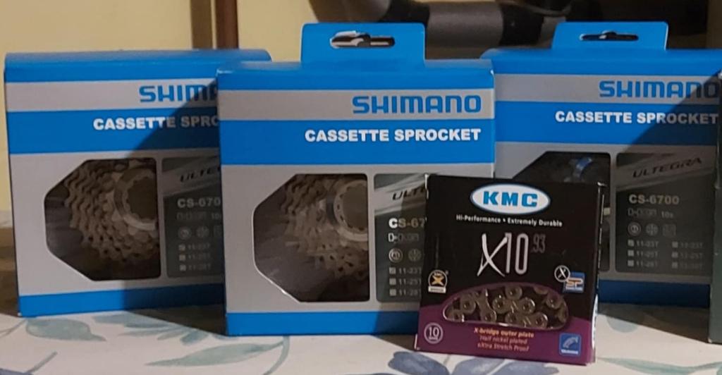 3 X Splinternieuwe Ultegra 6700 cassette + 1 ketting KMC, Fietsen en Brommers, Ophalen, Nieuw, Derailleur of Ketting, Shimano Ultegra