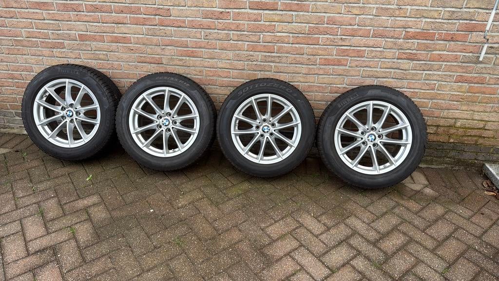 4 Pirelli banden en velgen (225/55/R17). Zo goed als nieuw., Auto-onderdelen, Banden en Velgen, Ophalen, Band(en)