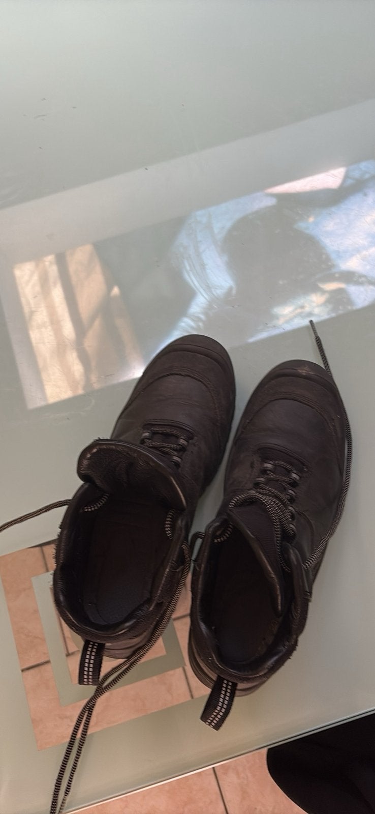 Chaussures de sécurité marque DASSY, Enlèvement, Comme neuf