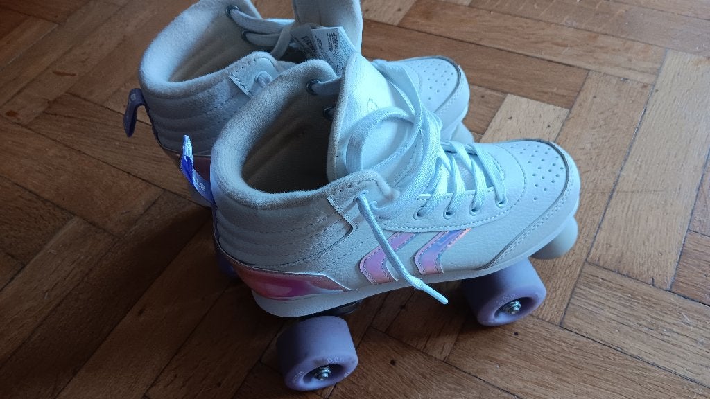 Roller - patins a roulettes taille 36, Enfants & Bébés, Jouets | Extérieur | Patins à roulettes, Enlèvement, Comme neuf, Enfants