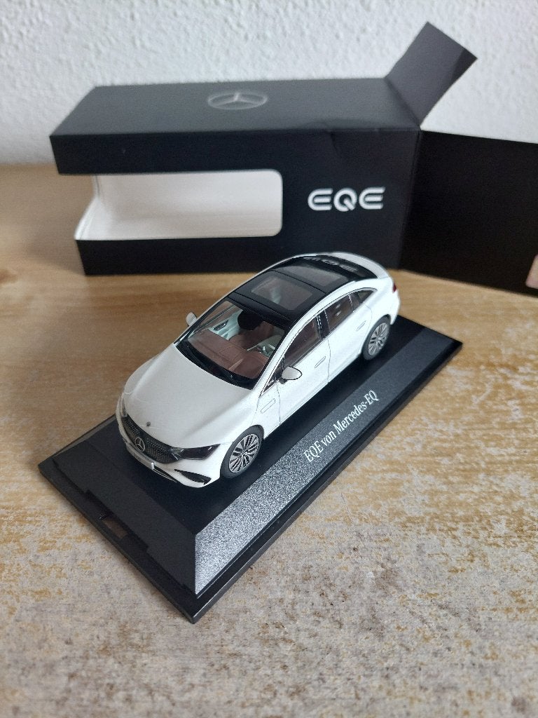 1/43 - Herpa - Mercedes Benz EQE Opalite Bright White, Ophalen of Verzenden, Nieuw