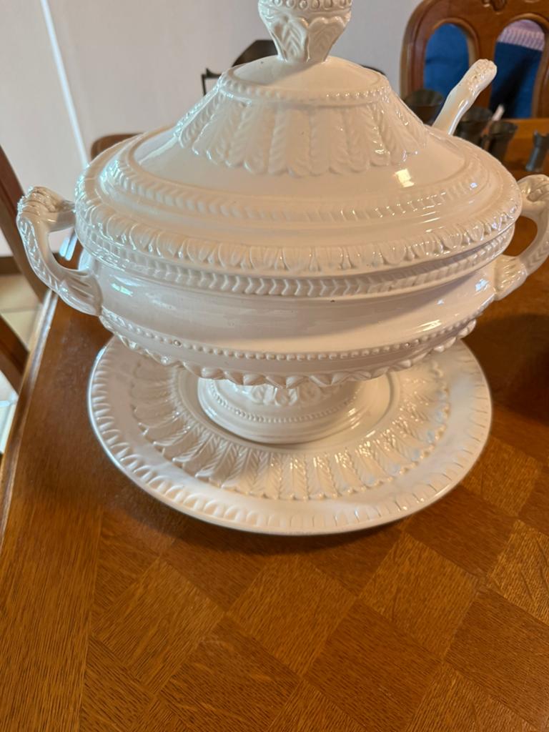 Soupiere blanche - style Louis XVI, Antiquités & Art, Antiquités | Céramique & Poterie, Enlèvement