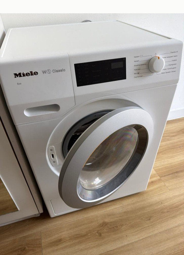Jonge nette Miele 8 kilo 1400 toeren wasmachine, Ophalen